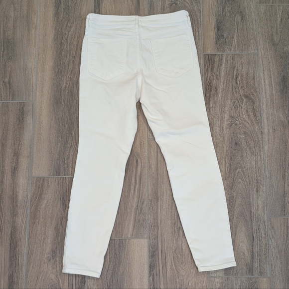 Like new! Athleta White Skinny Jeans - Picture 3 of 6